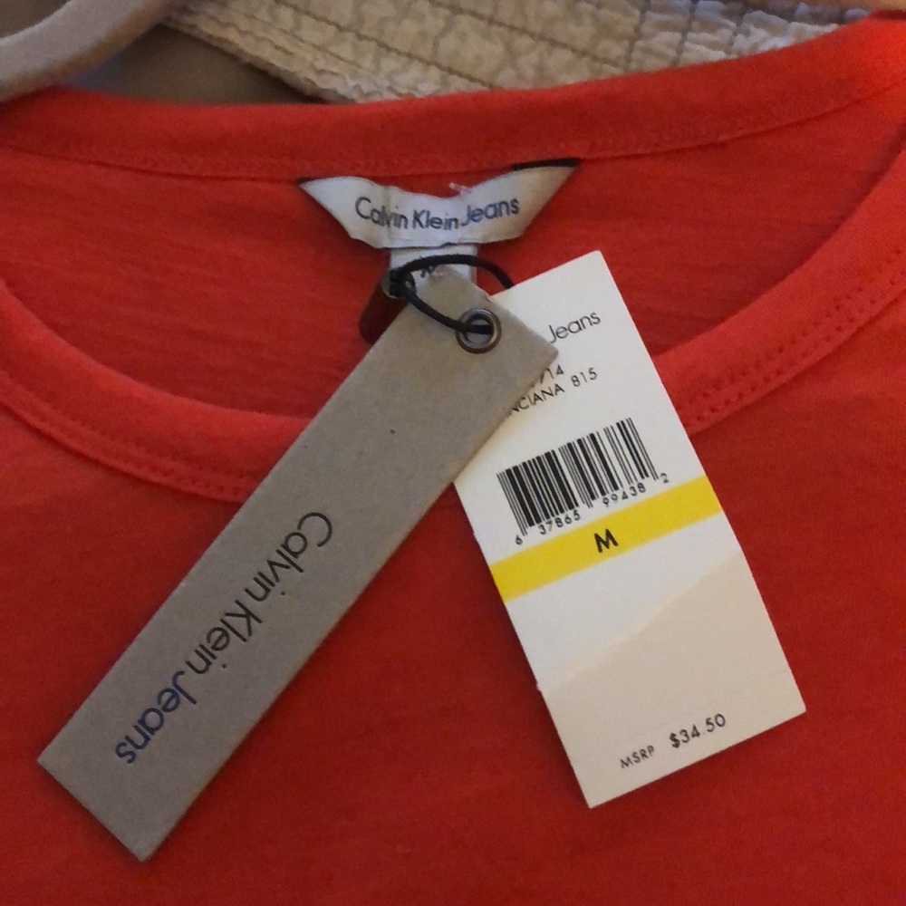 Split-back Tee - Picture 3 of 8